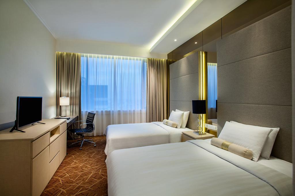 Hotel Menara Peninsula Jakarta