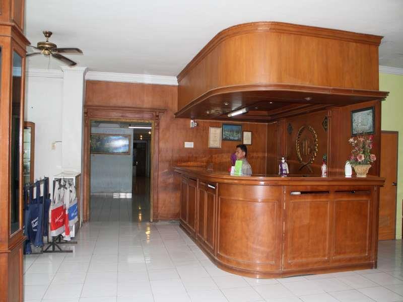 Hotel Huswah Transit *