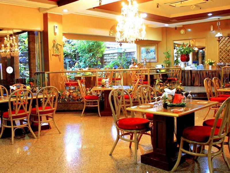 Hotel John's Pardede International