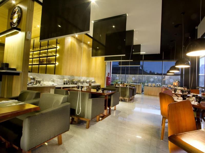 Hotel Neo Tendean By Aston 3*
