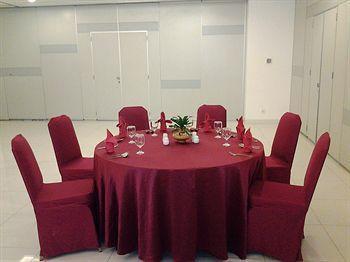 Hotel Amaris Mangga Dua Square 2*