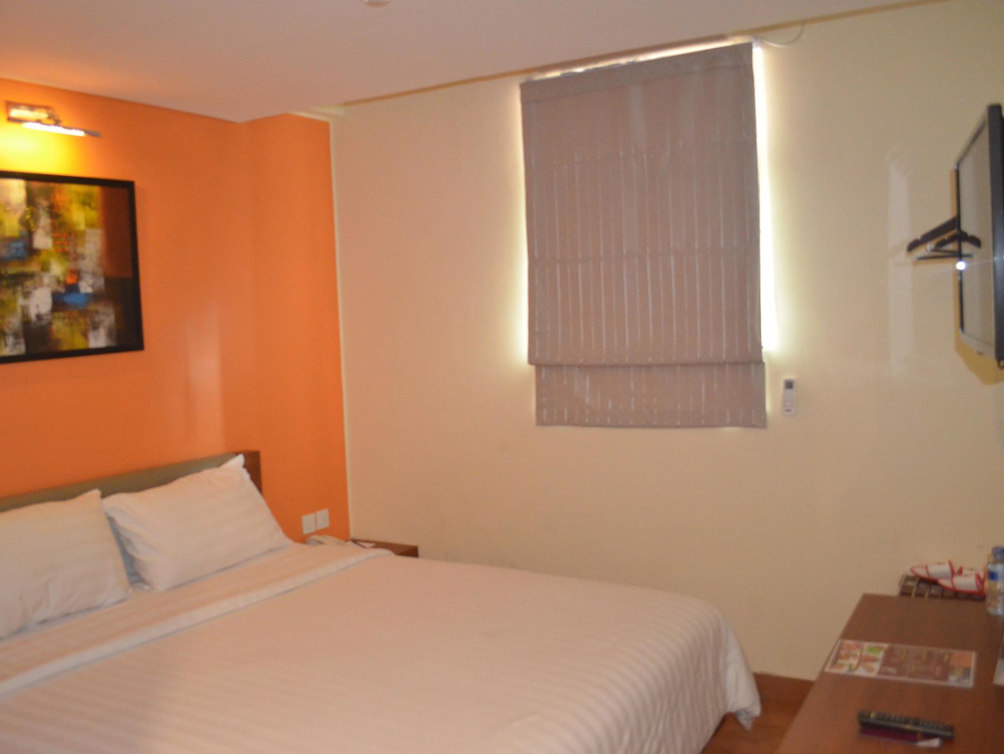 Hotel World - Bandengan 2*