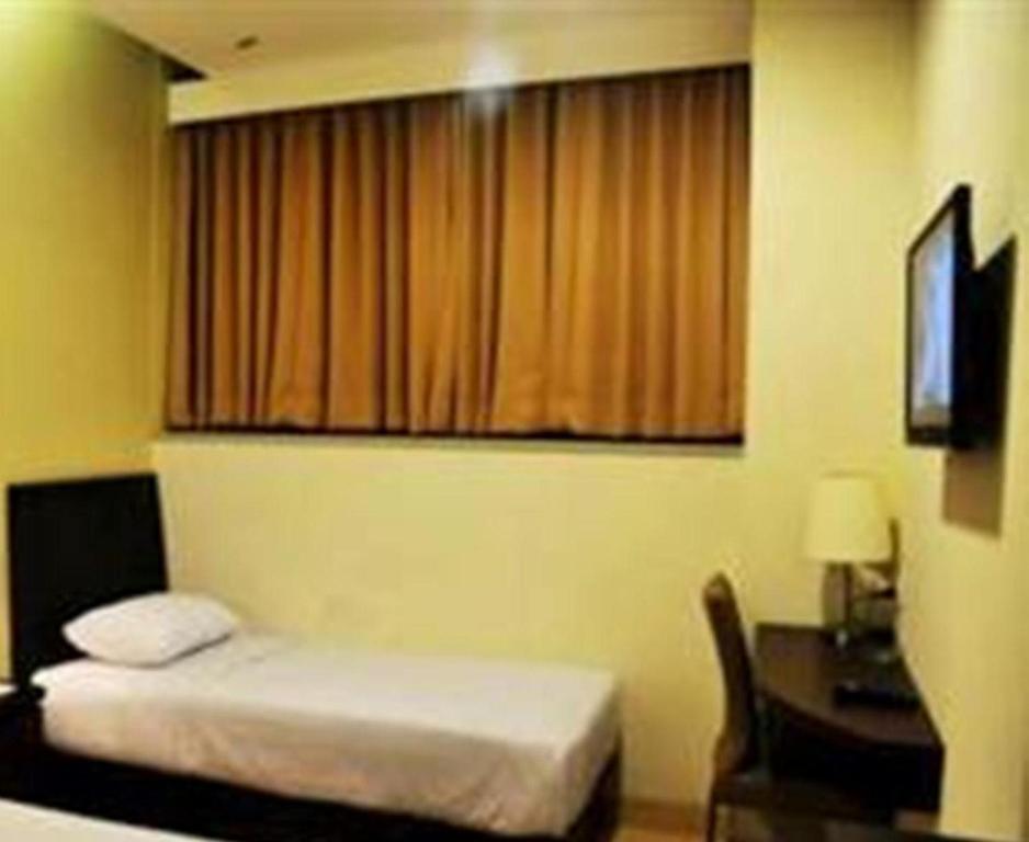 Losari Blok M2 Hotel 2*