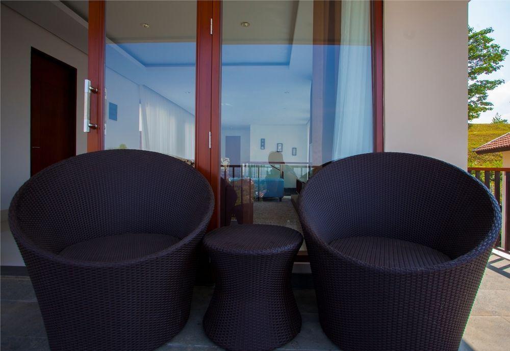 Jasmine Cozy 3 Bedrooms With A Private Swimming Pool * Jakarta