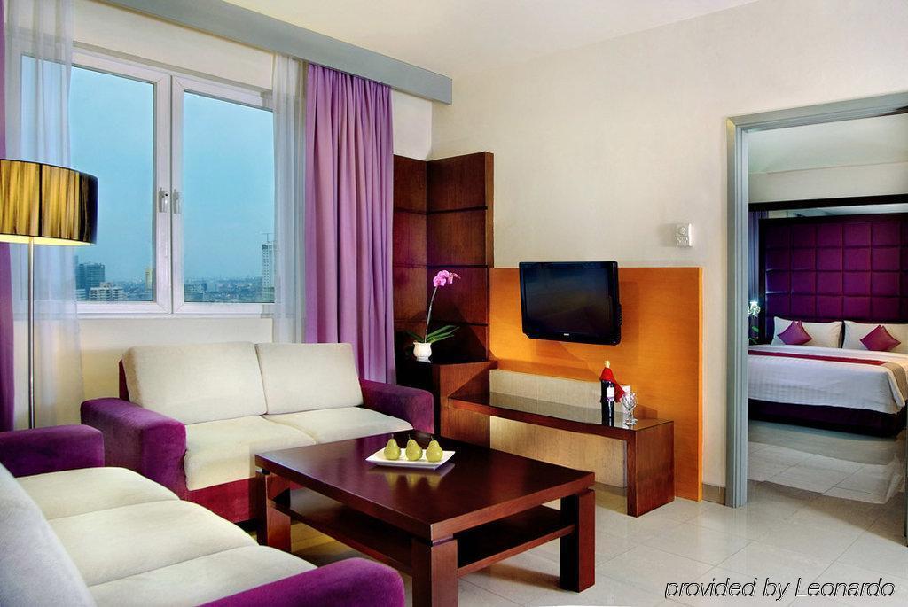 Royal Palm Hotel&conference Center Cengkareng 4*