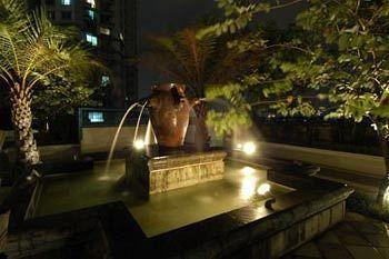 Batavia & Serviced Aparthotel 4*