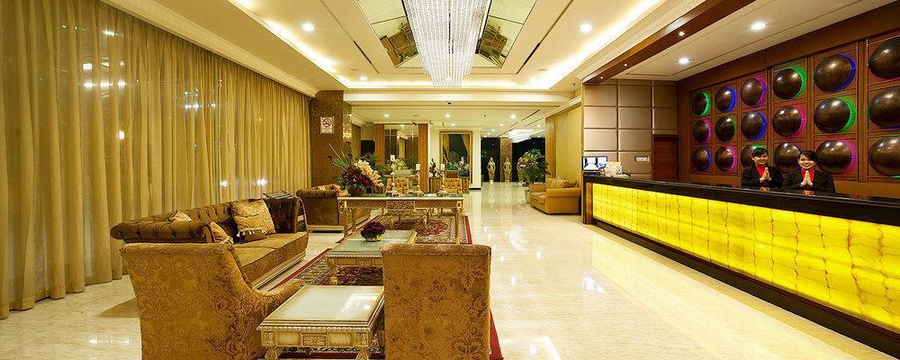 Grand Paragon Hotel