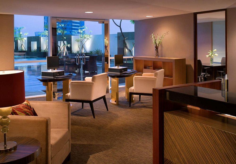 Oakwood Premier Cozmo 5* Jakarta