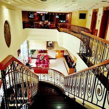 Treva International Hotel 3*