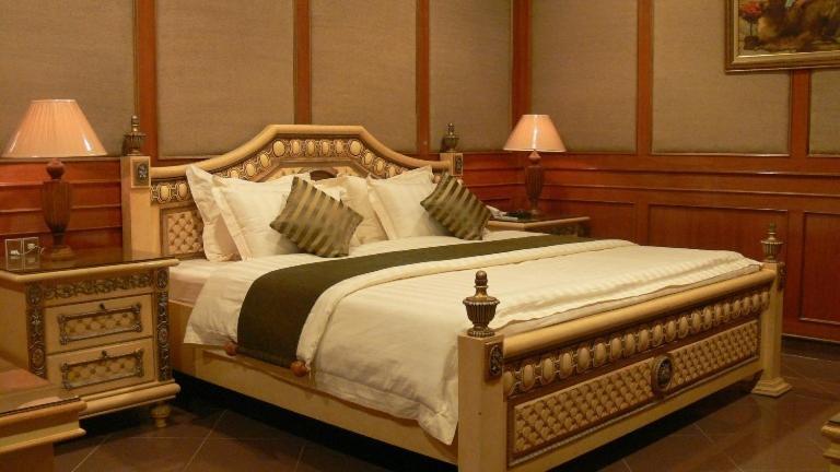 Park Nesia Royal Regal Hotel