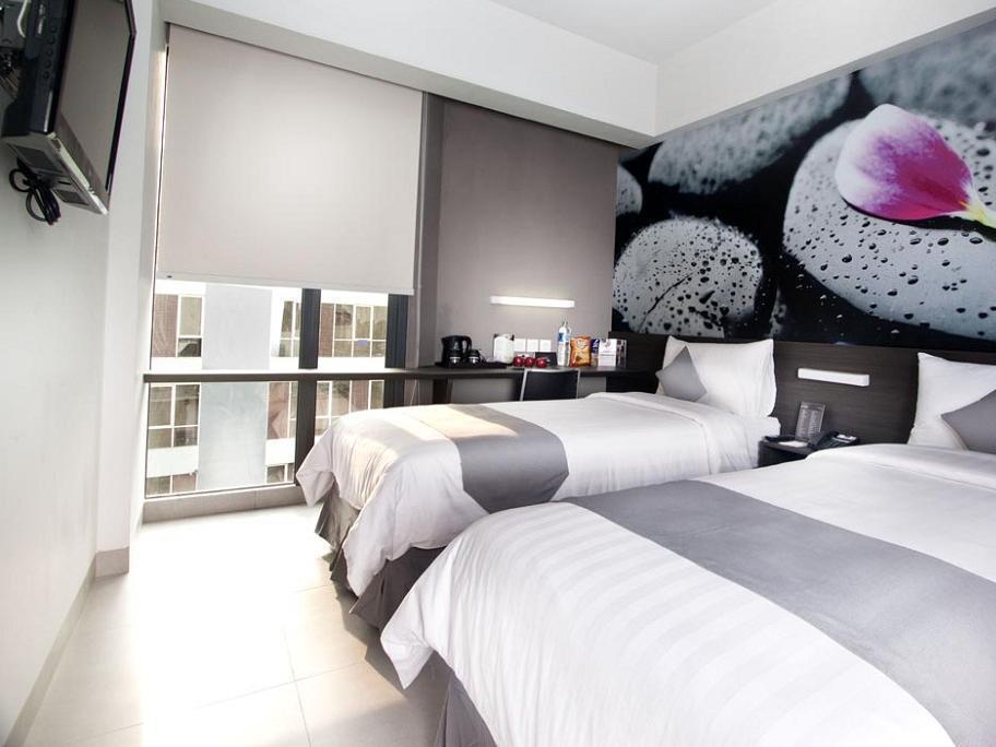 Neo Tendean By Aston Hotel 3*