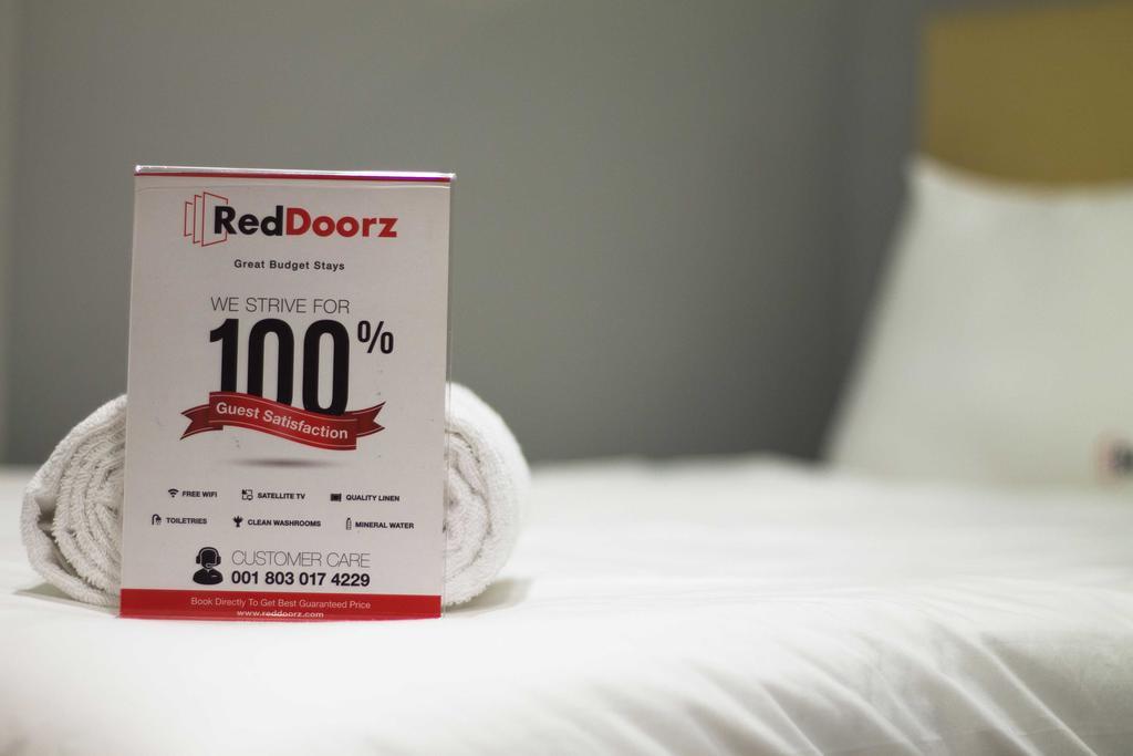 Rumah tetamu Reddoorz Near Pulogadung 2*