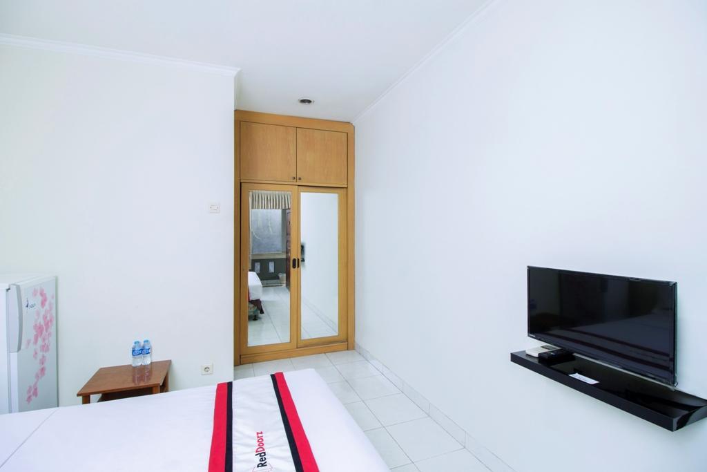 Guest house Reddoorz Near Wtc Sudirman
