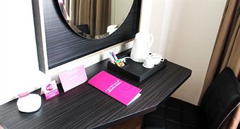 Hotel Brits Puri Indah