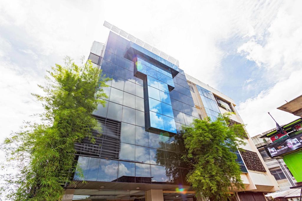 Reddoorz Near Citraland Mall Guest house Jakarta