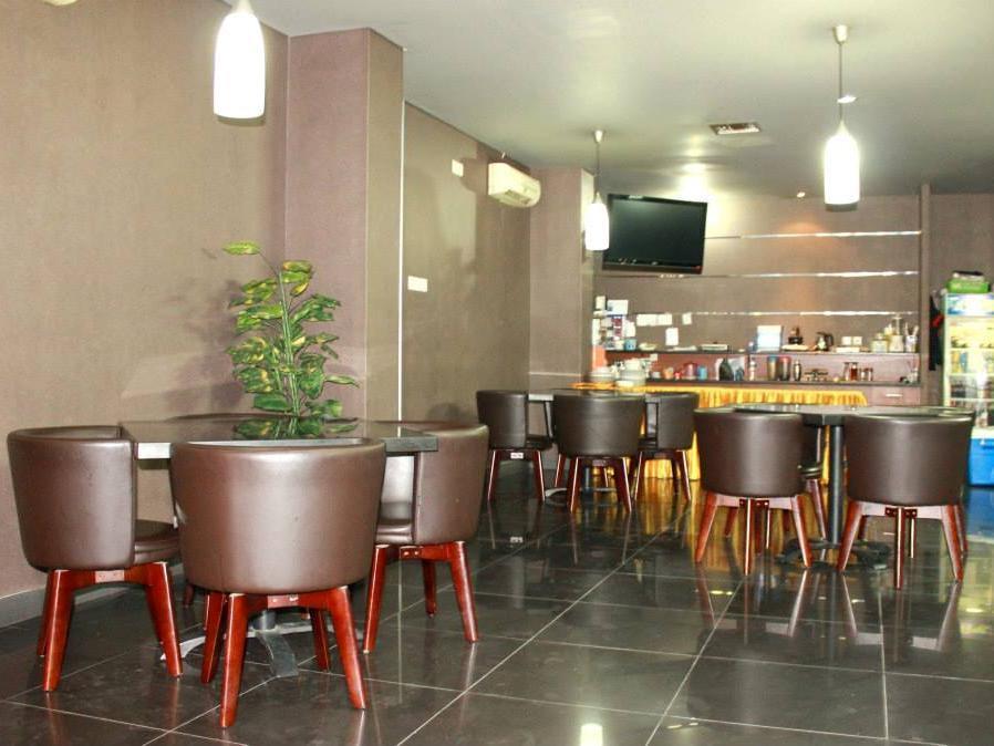 Hotel Mirah