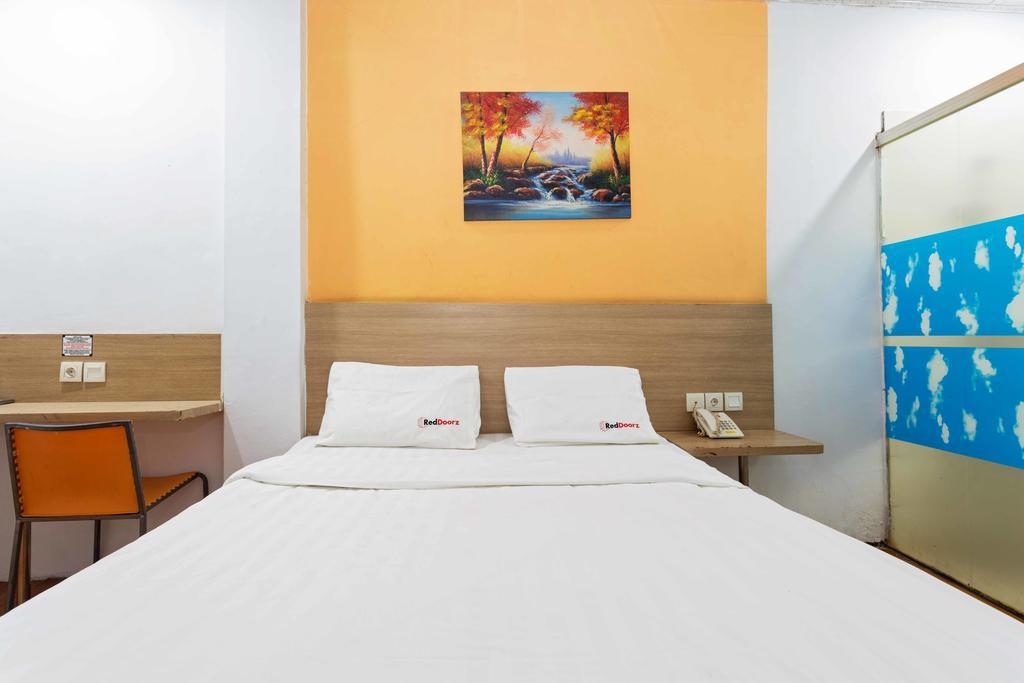 Reddoorz Near Citraland Mall 2* Jakarta