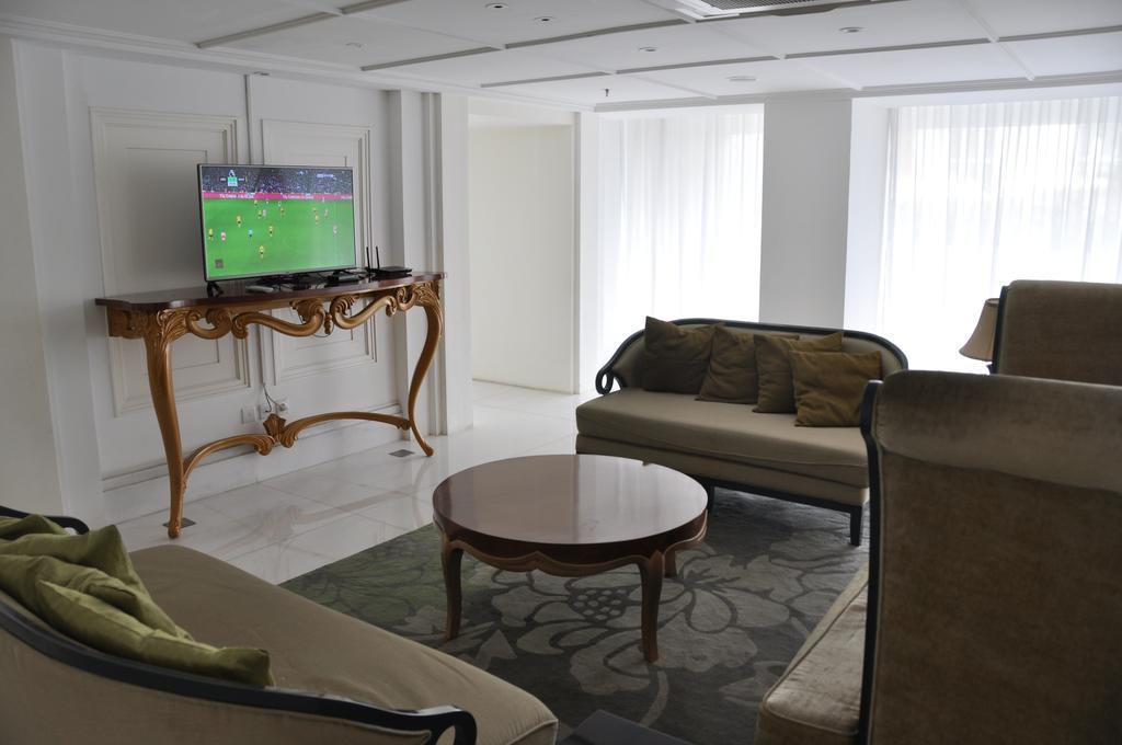The Mansion At Dukuh Golf Kemayoran Pangsapuri