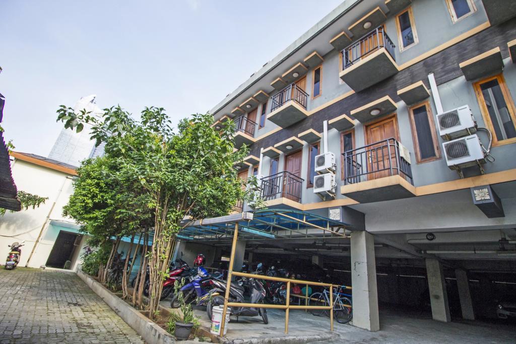 Guest house Reddoorz Near Ciputra World Kuningan 2