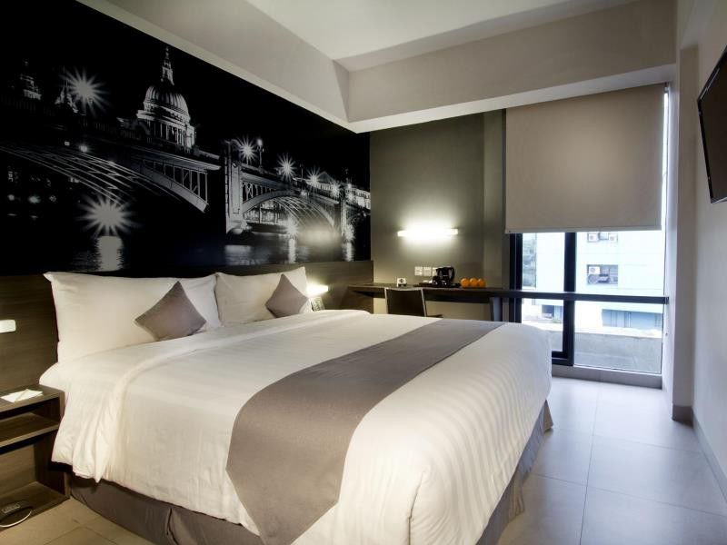 Neo Tendean By Aston Hotel