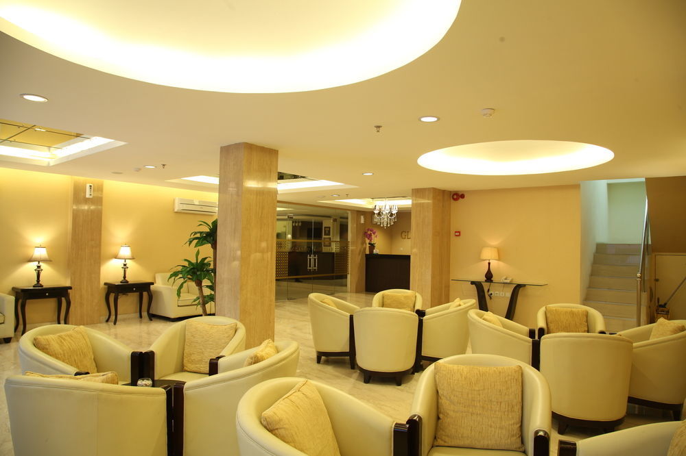 Nite & Day Roxy Hotel Jakarta