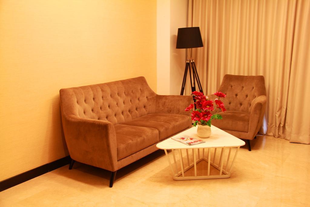 Hotel Aston Bellevue Radio Dalam 4*