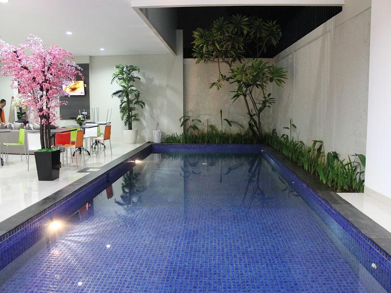The Mansion Cipete Hotel *