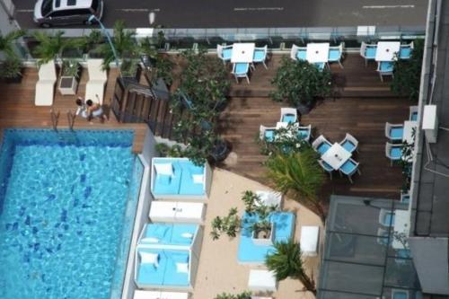 Fx Sudirman 28 *