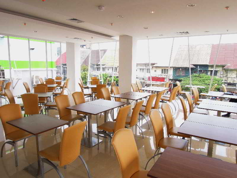 Hotel Whiz Cikini Jakarta