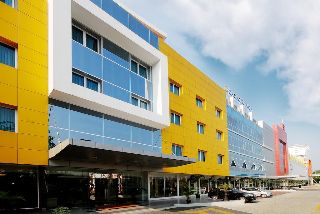 Hotel D'arcici Cempaka Putih 3*