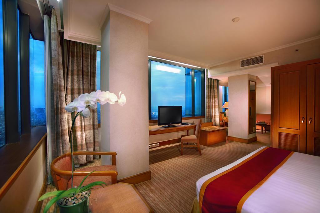 Menara Peninsula 4* Jakarta