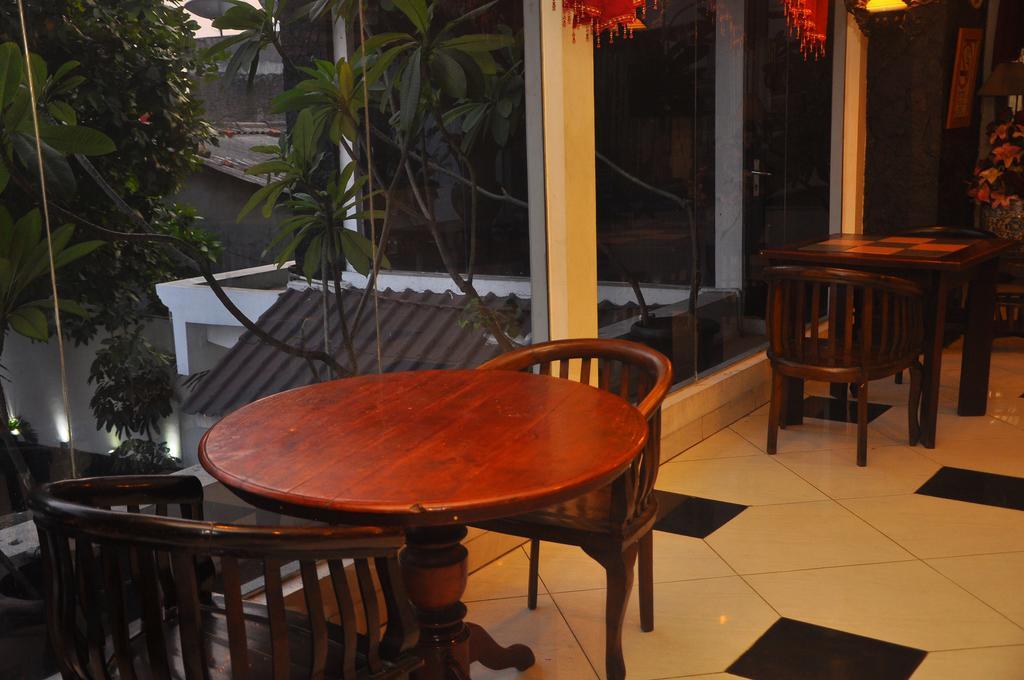 Hotel New Idola 2*