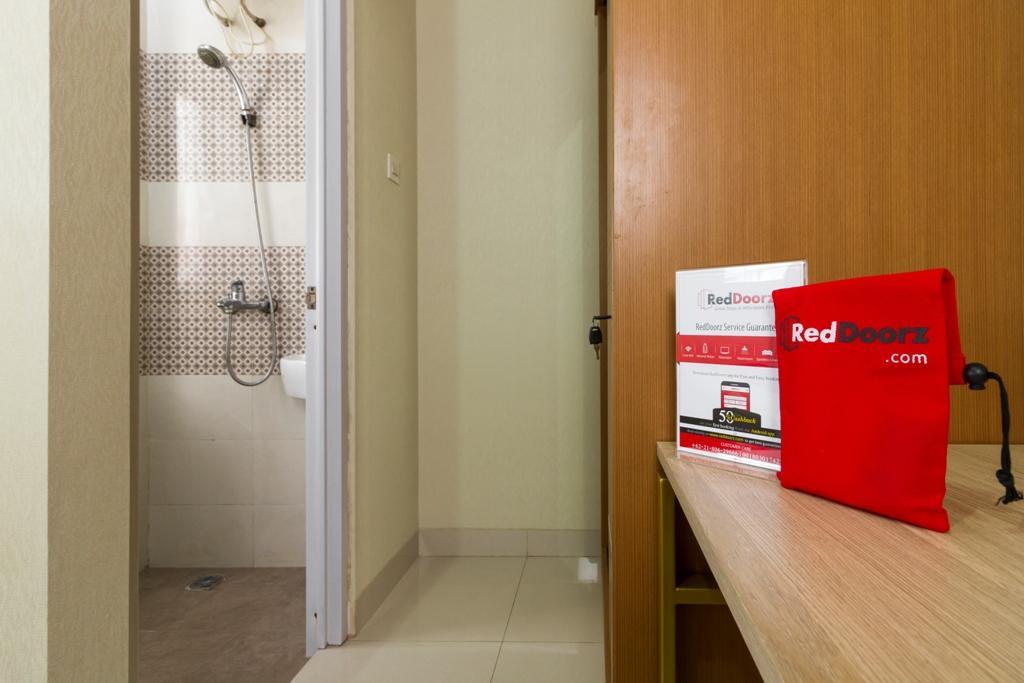 Guest house Reddoorz @ Kelapa Gading Permai 2*