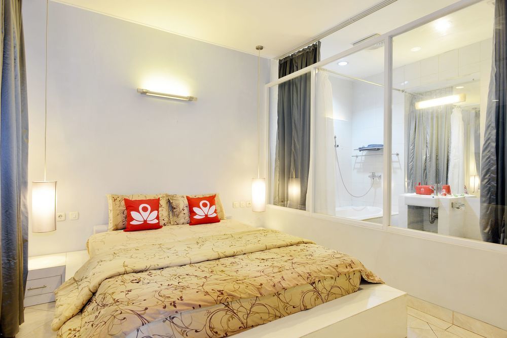 Hotel Zen Premium Kemang Timur 3*