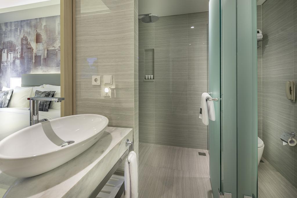 Vertu Harmoni Jakarta Hotel 4*