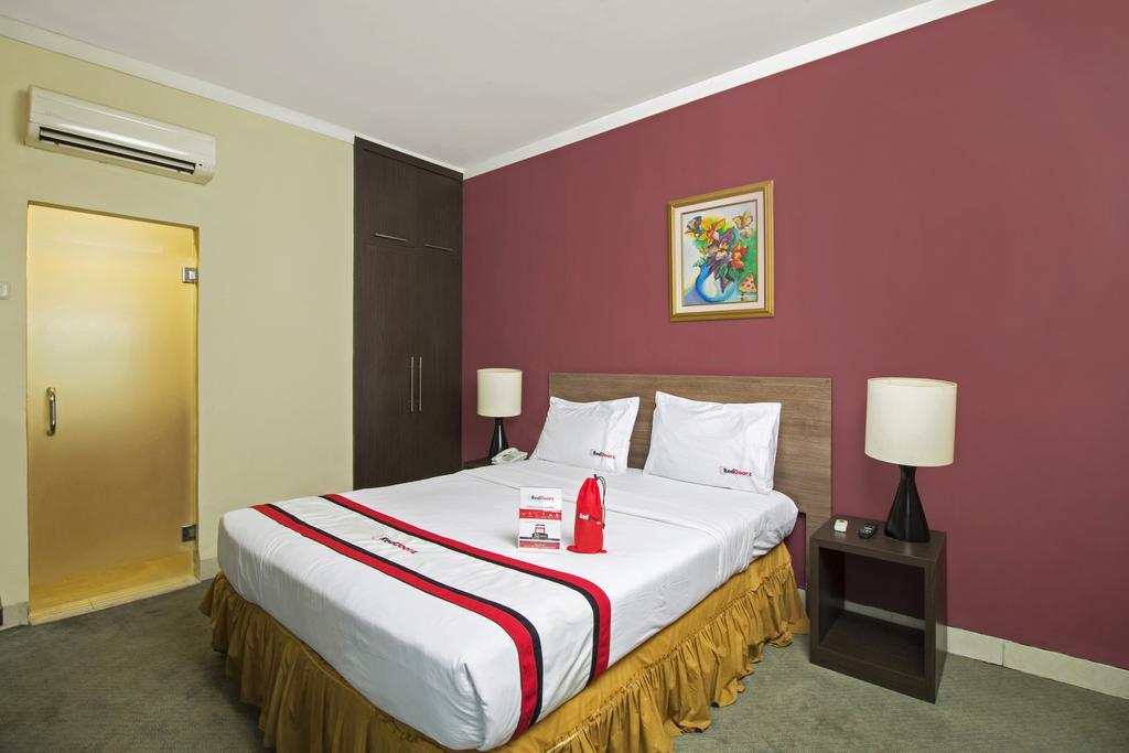 Reddoorz Premium @ Thamrin Kebon Sirih 4*