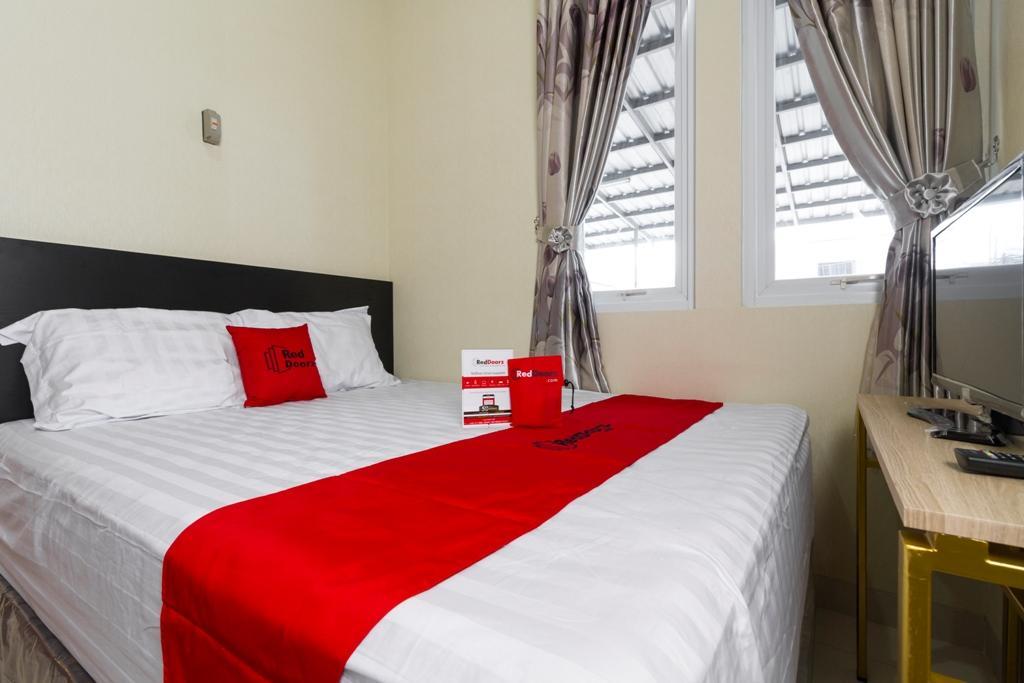 Guest house Reddoorz @ Kelapa Gading Permai 2*