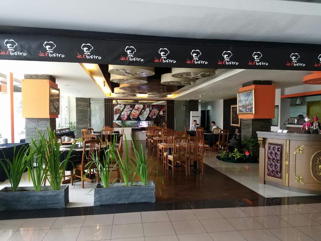 Hotel D'arcici Cempaka Putih 3*