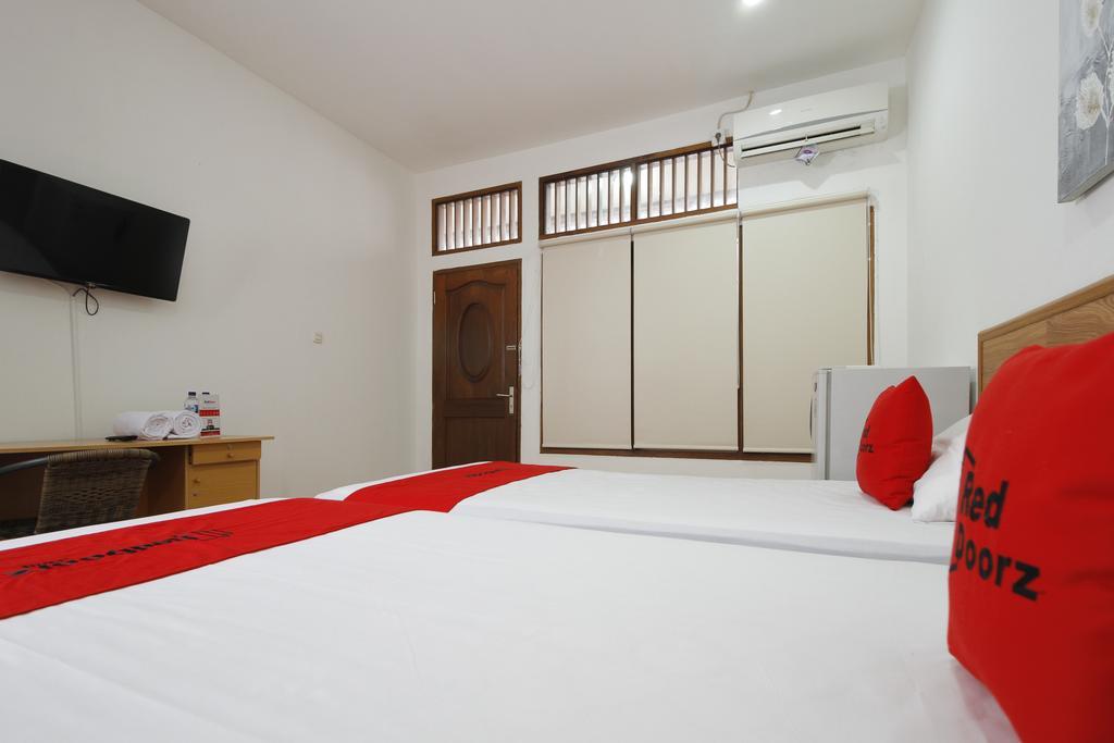 Reddoorz Near Plaza Indonesia Gasthof