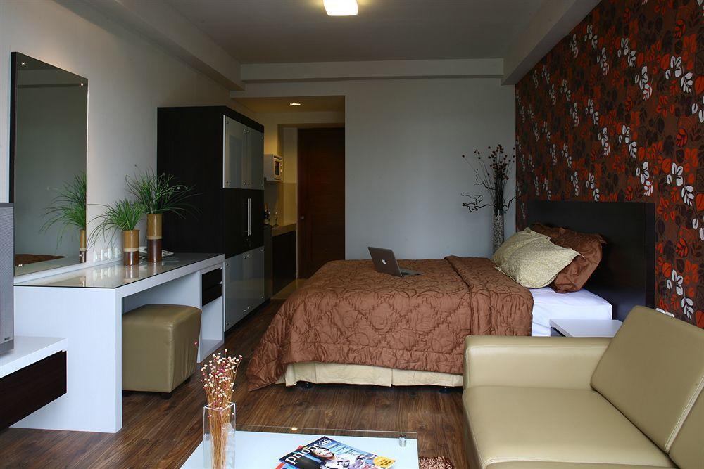 Rasuna Mansion Hotel 2*