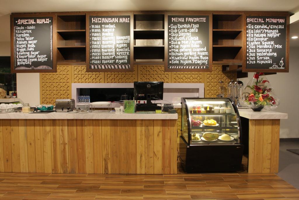 Maxonehotels.com At Kramat Hotel Jakarta