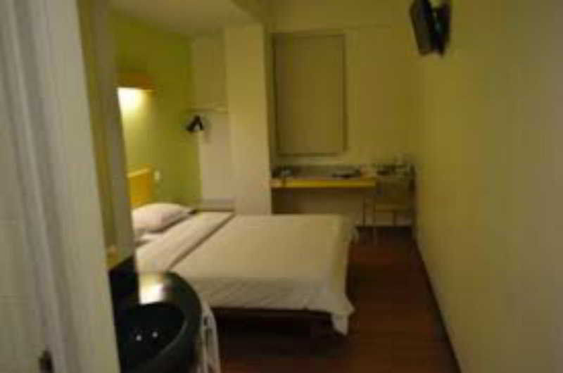 Ibis Budget Cikini Hotel 2*