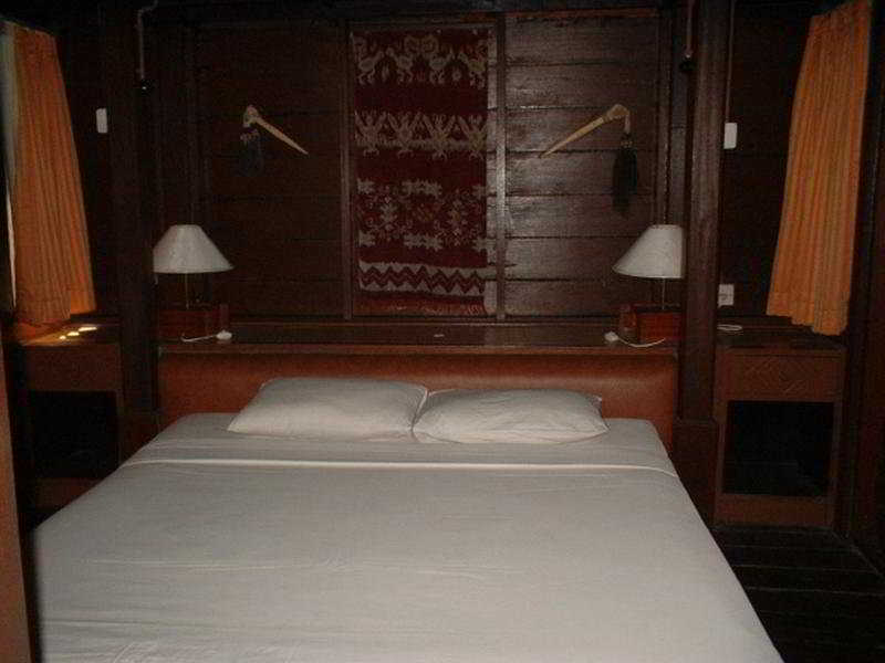 Hotel Pulau Ayer & Cottages *