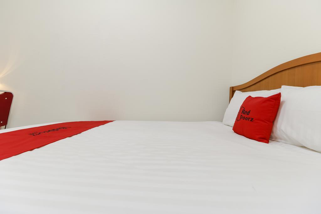 Reddoorz Near Ciputra World Kuningan 2