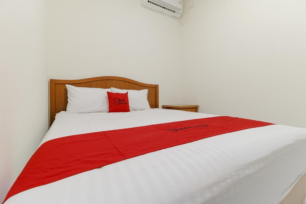 Reddoorz Near Ciputra World Kuningan 2