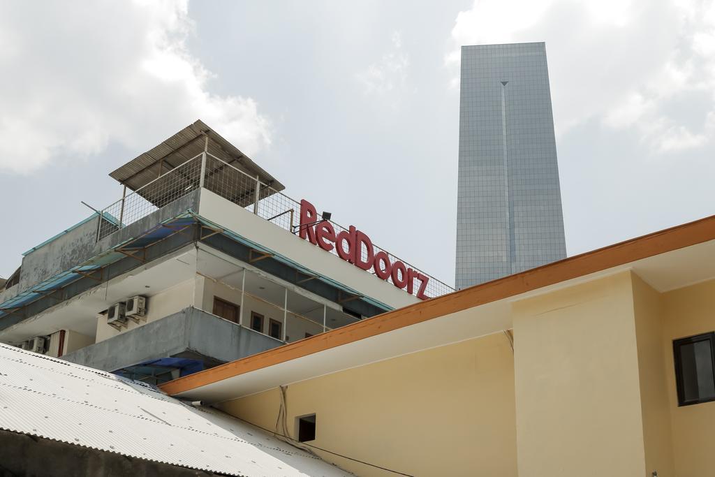 Guest house Reddoorz Near Ciputra World Kuningan 2