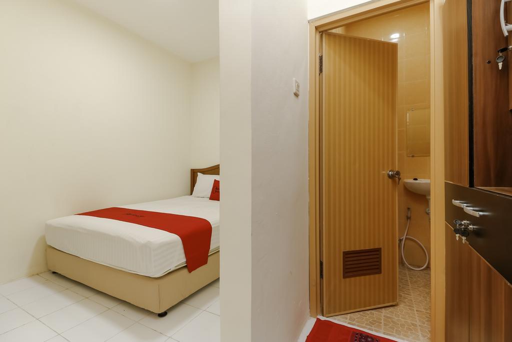Reddoorz Near Ciputra World Kuningan 2