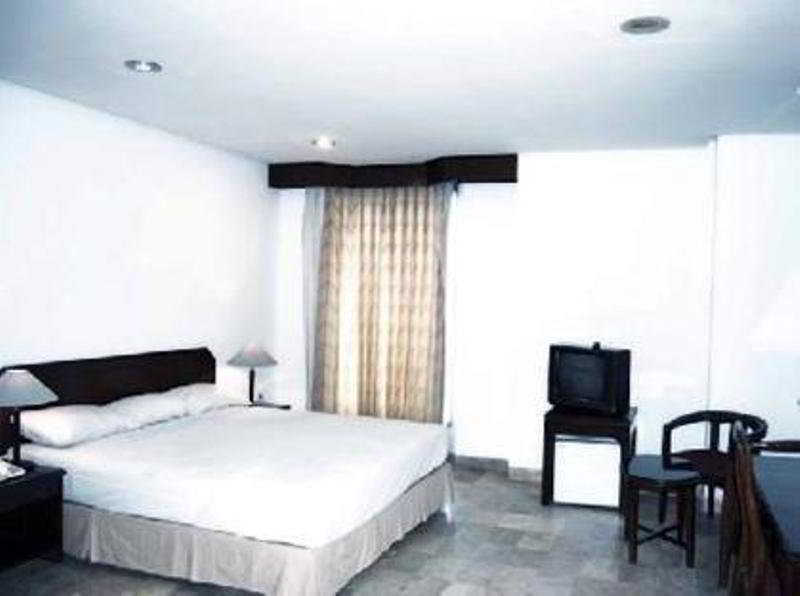 Super Oyo Townhouse 1 Salemba Hotel 3*