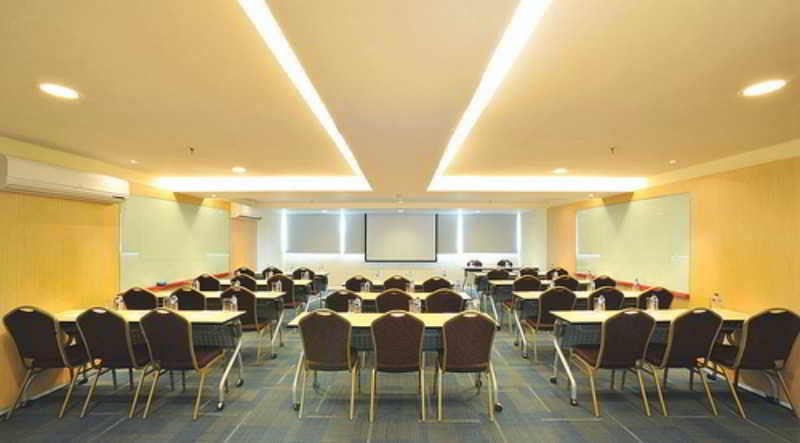1o1 Urban Kelapa Gading