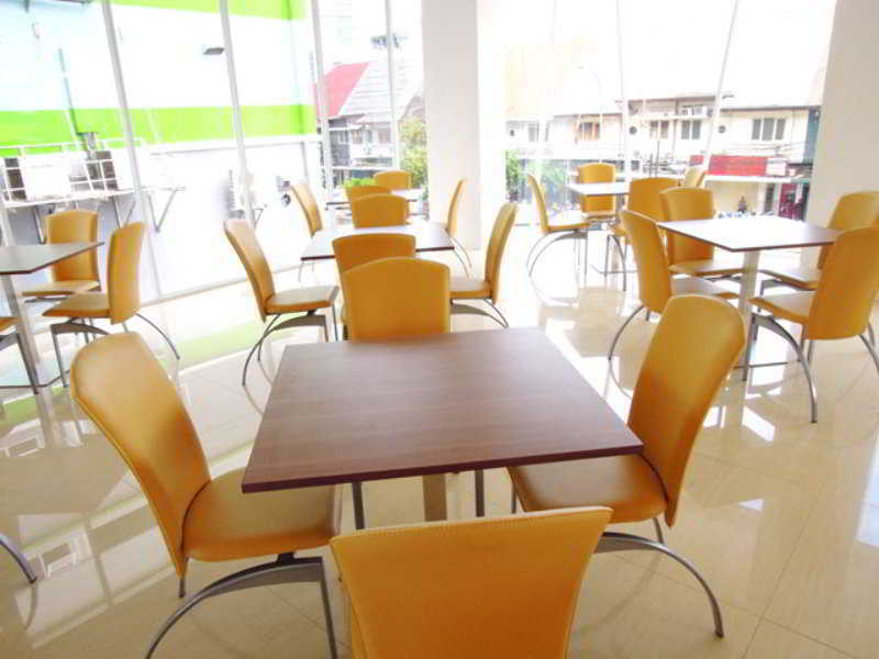 Whiz Cikini Hotel Jakarta